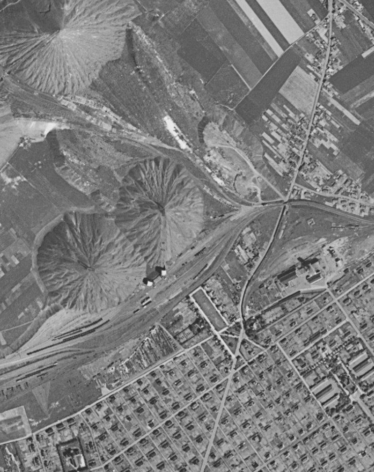La même base minière de Loos-en-Gohelle en activité, sur la photo aérienne IGN des années 1950